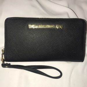 Black Betsey Johnson wallet w/ hot pink interior